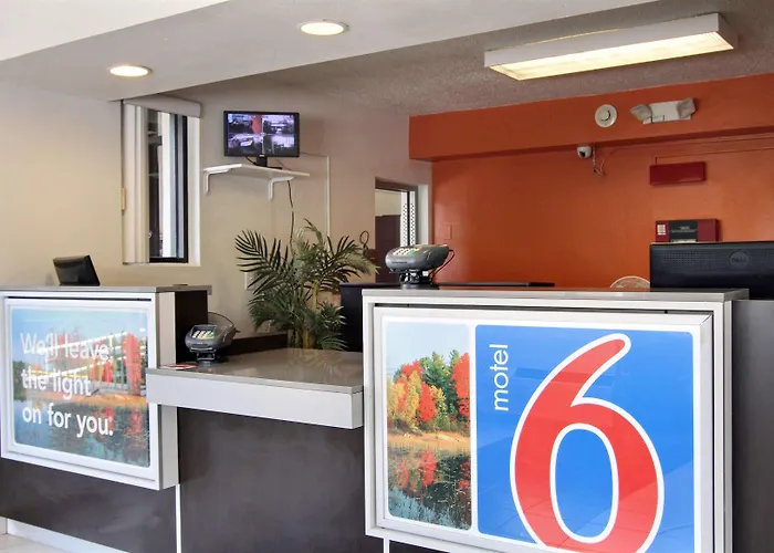 Motel 6-Middleburg Heights, Oh - Cleveland