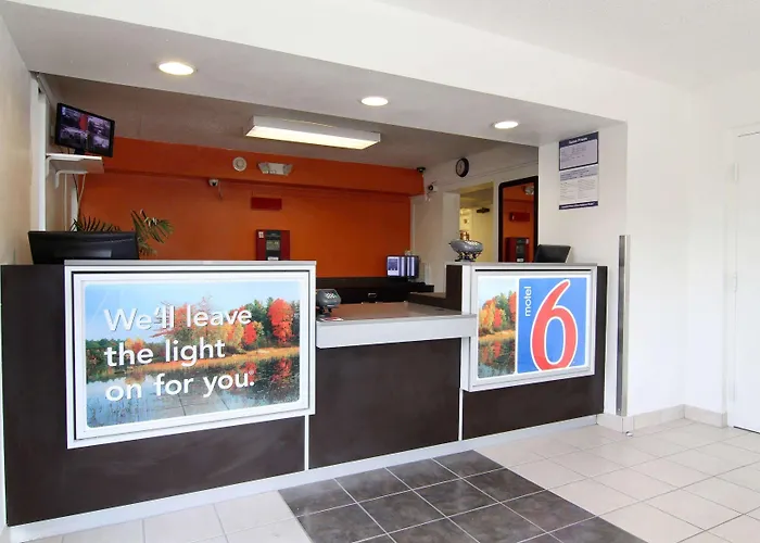 Motel 6-Middleburg Heights, Oh - Cleveland
