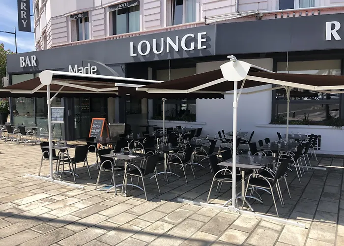 Hotel The Originals City Le Berry - Proche Centre-Ville - Gare Bourges