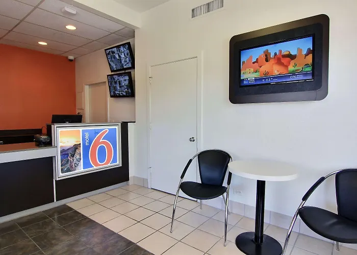 Motel 6 Austin, Tx - Central Downtown Ut