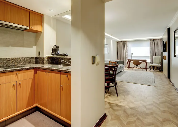 Plaza El Bosque Ebro Hotel Santiago