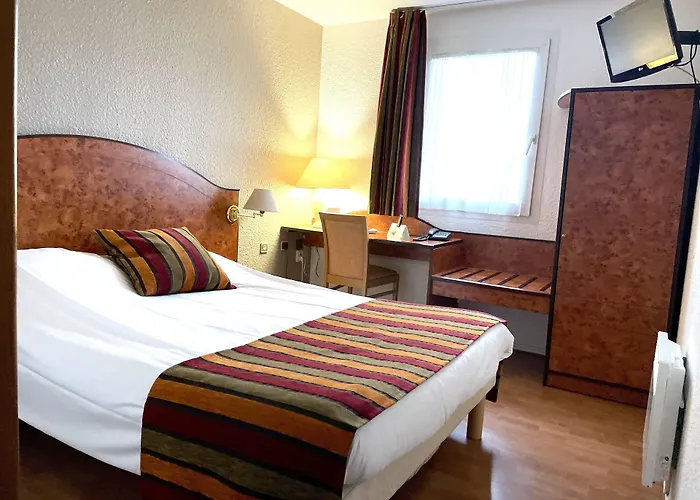 Logis Hotel & Restaurant & Bar Le Cottage Calais