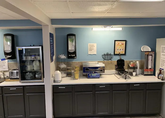 Days Inn By Wyndham Louisville Airport Fair And Expo Center