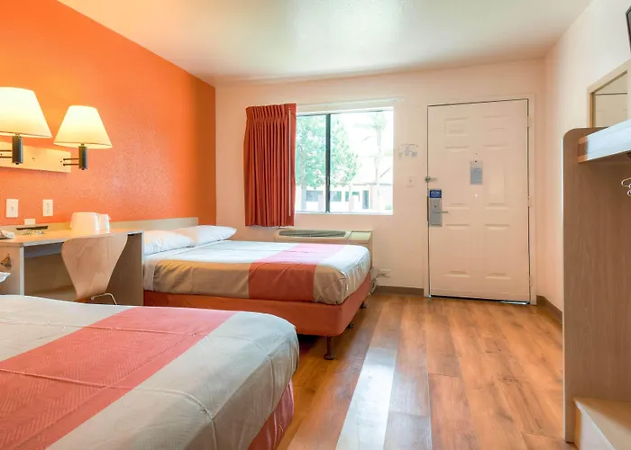 Motel 6-El Cajon, CA - San Diego