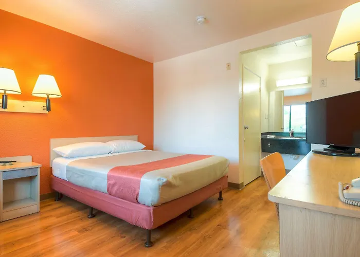 Motel 6-El Cajon, CA - San Diego