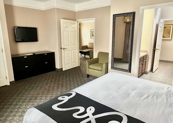 La Quinta Inn & Suites By Wyndham Pharr Rgv Medical Center