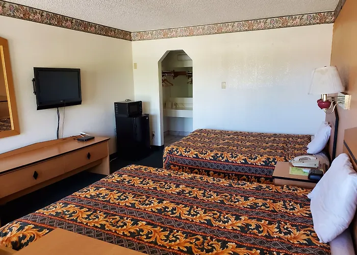 Night Inn Globe