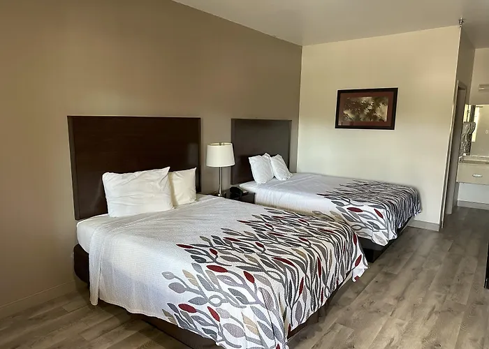 Red Roof Inn & Suites Lake Orion / Auburn Hills
