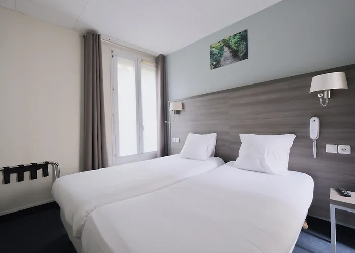 Hotel Lilas Gambetta Paris