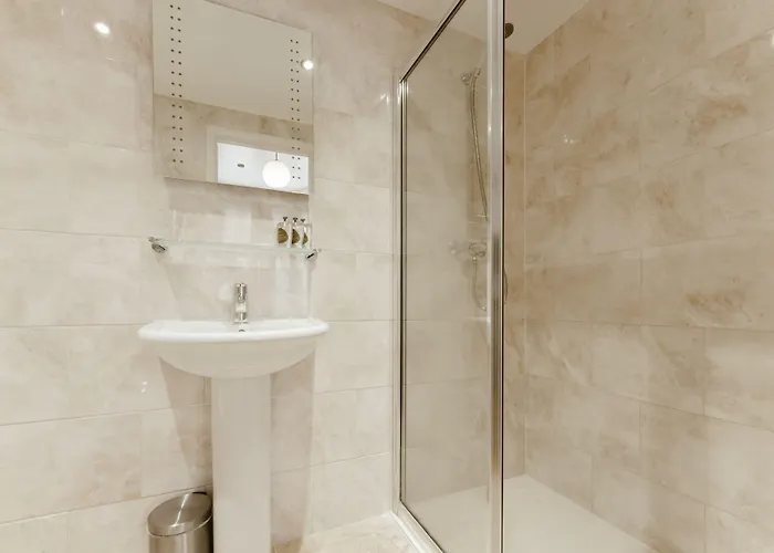 Star Hotel London