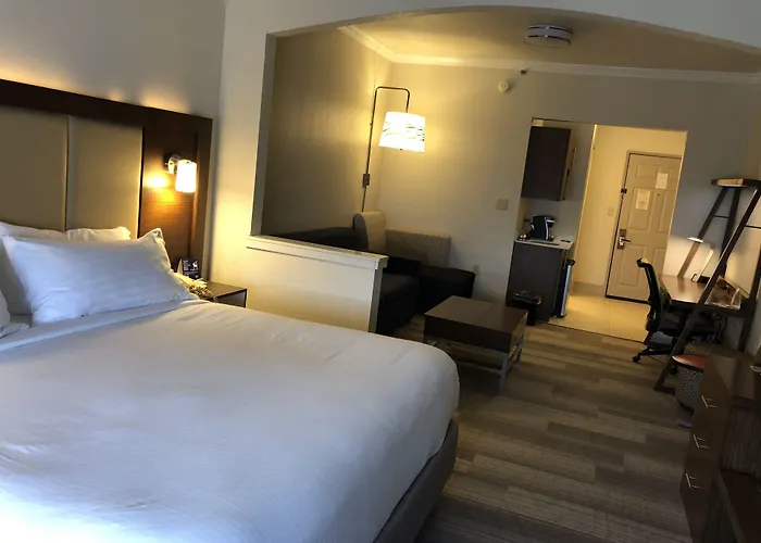 Holiday Inn Express Hotel & Suites Greenville By Ihg