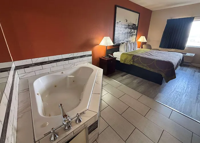 Super 8 By Wyndham Pontoon Beach Il/St. Louis Mo Area