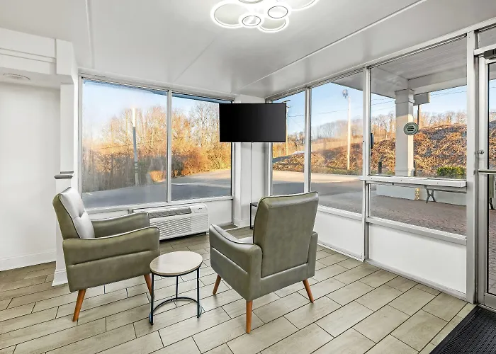 Super 8 By Wyndham Kingsport /I-81 Motel