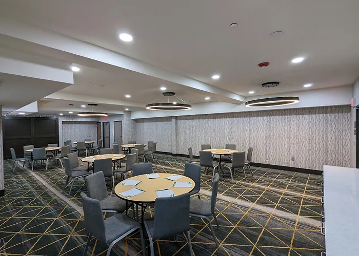 Comfort Inn & Suites Kansas City Downtown