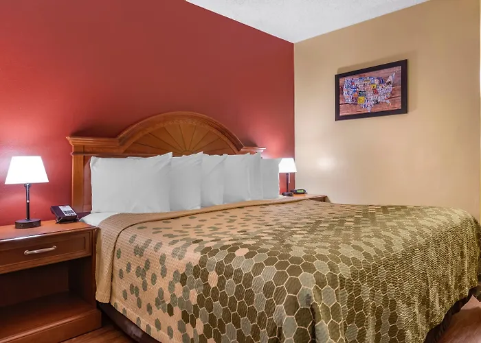 Econo Lodge Inn & Suites Maingate Central Kissimmee