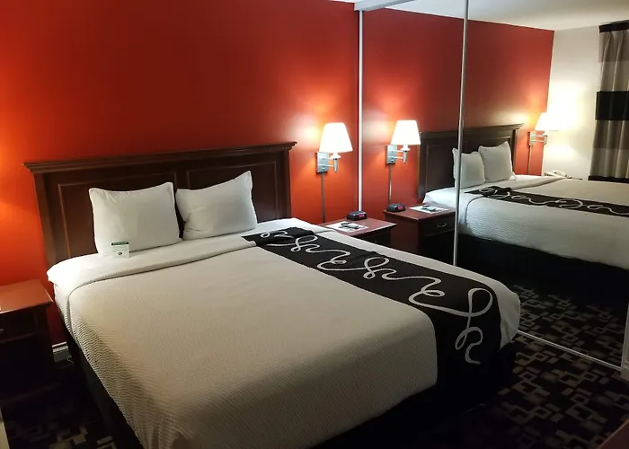 Ramada By Wyndham Oceanside Hotel