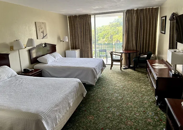 Hotel Chateaubleau Coral Gables