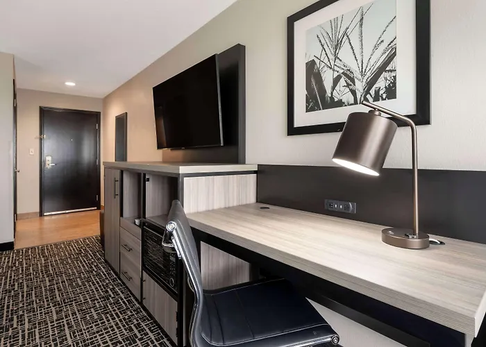 Best Western Plus Greenwood Indy South Inn