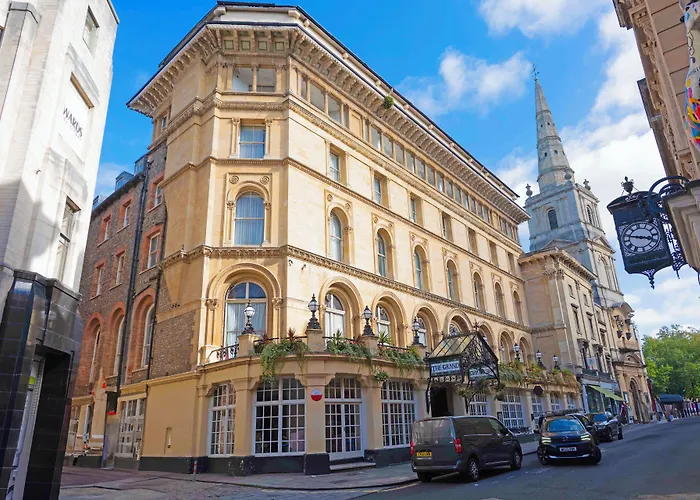 Hotel Bristol Grand By Sunday