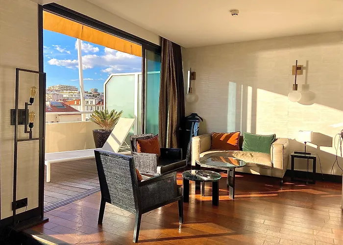 Hotel Cannes Centre Univers