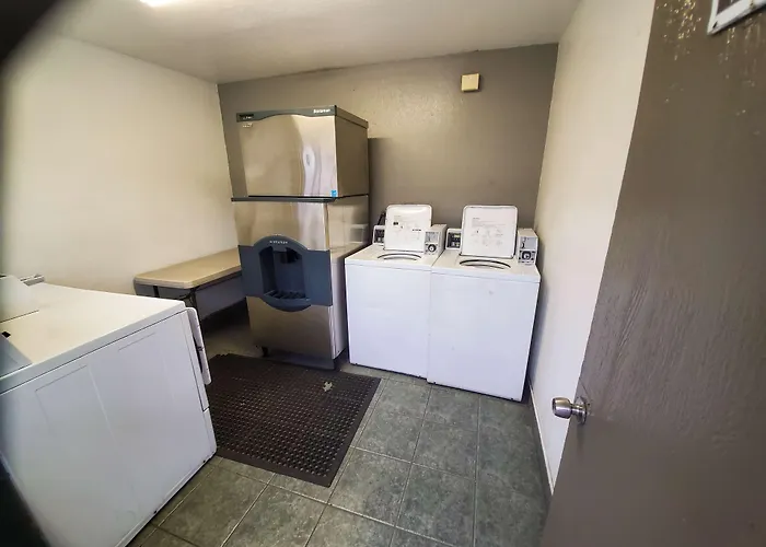 Studio 6-National City, Ca - Naval Base San Diego