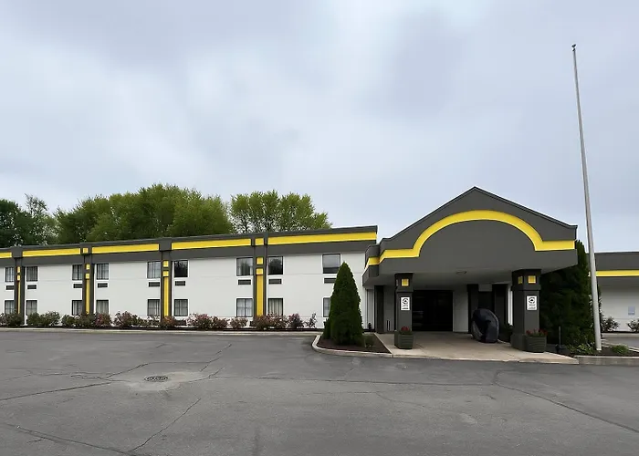 Super 8 By Wyndham Logansport Motel