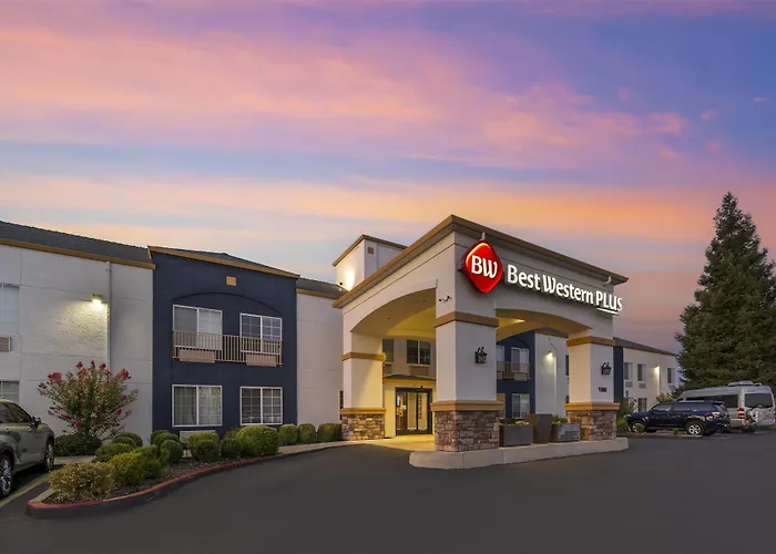 Best Western Plus Twin View Inn & Suites Redding