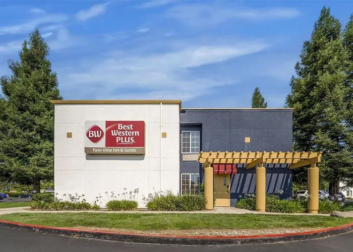 Best Western Plus Twin View Inn & Suites Redding