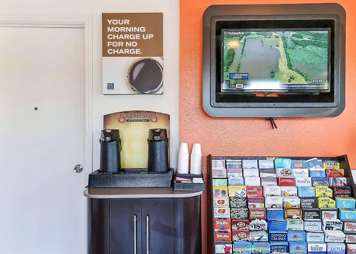 Motel 6-Oakland, CA - Embarcadero