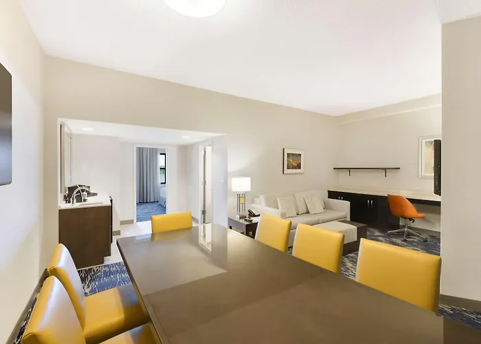 Embassy Suites By Hilton Alexandria Old Town