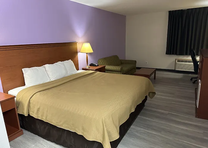 Baymont By Wyndham Omaha Sw Hotel