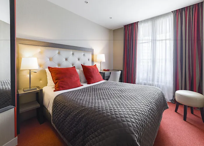 Eiffel Kennedy Hotel Paris