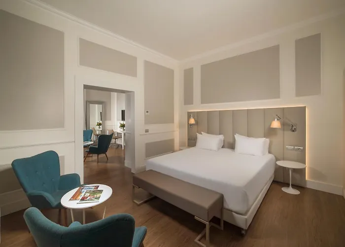 Nh Genova Centro Hotel