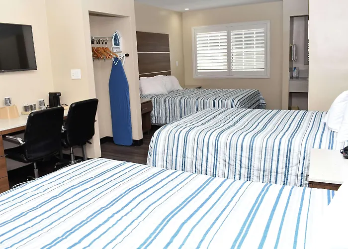 Travelodge By Wyndham Long Beach Convention Center