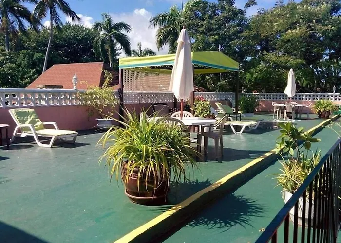 Towne Hotel Nassau