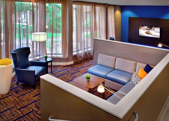 Courtyard By Marriott Hartford Windsor Airport Hotel