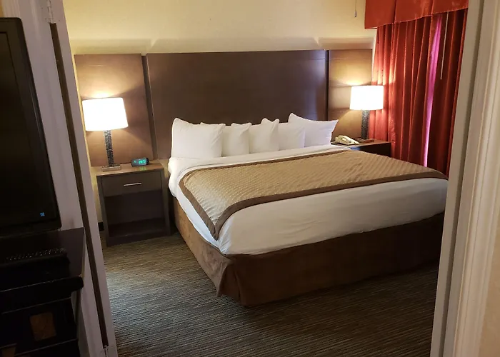 Birch Hill Suites Detroit-Warren