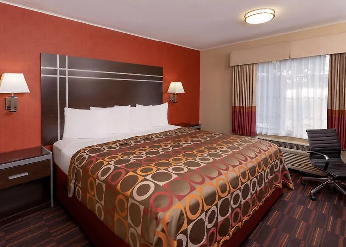 Best Western Plus Raffles Inn & Suites Anaheim