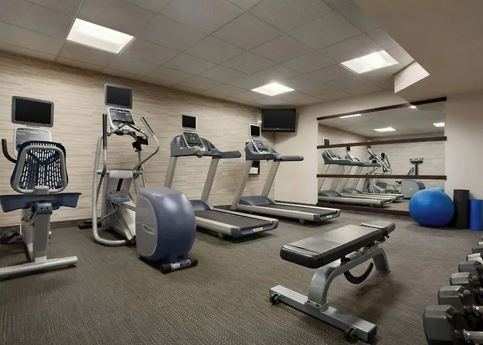 Courtyard By Marriott Champaign Hotel