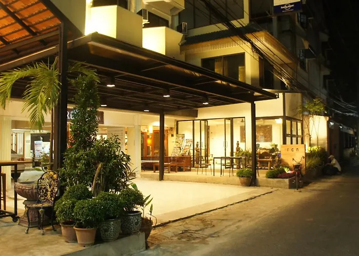 Rcn Court & Inn Chiang Mai