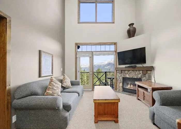 Glacier & Mountaineer Lodge Golden