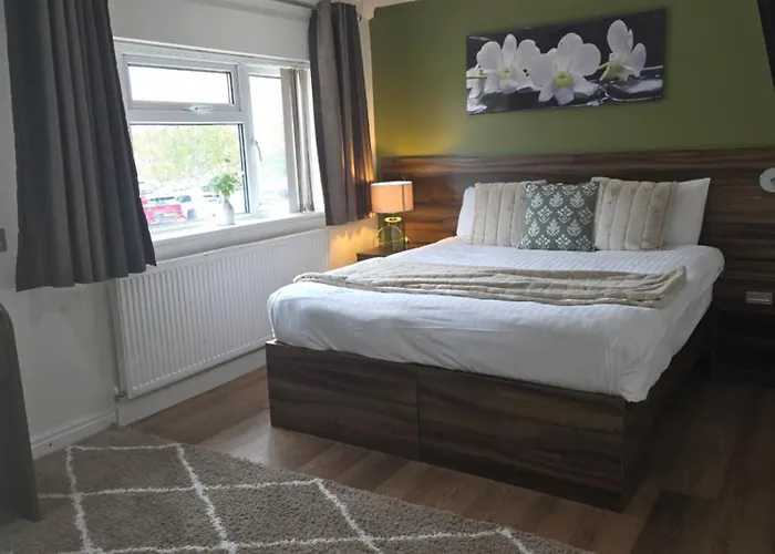 Langley Guest House Nr Pinewood Studios Slough