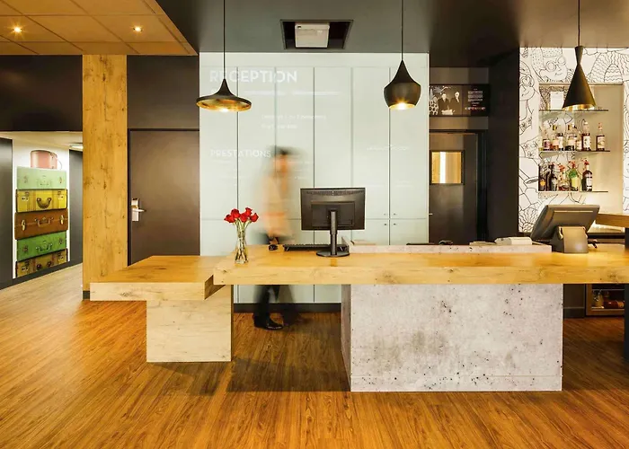ibis Versailles Château