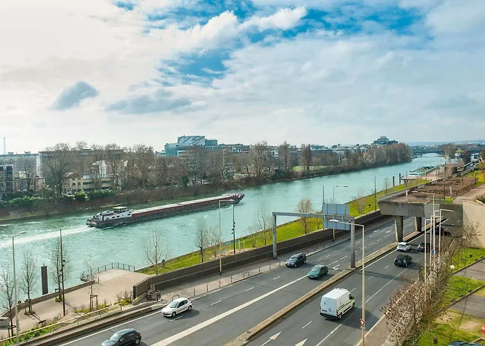 Ibis Paris La Defense Courbevoie Hotel