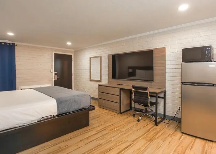 Quality Inn & Suites North Springfield