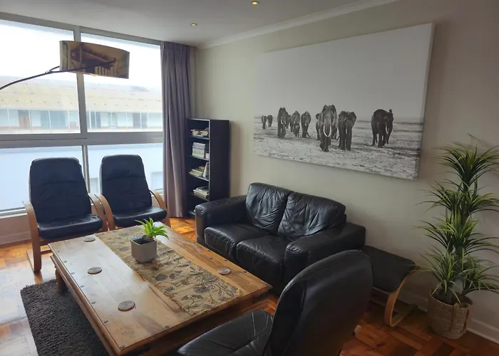 Admirals Lodge Guest House And Brightways Self Catering Apartments Port Elizabeth