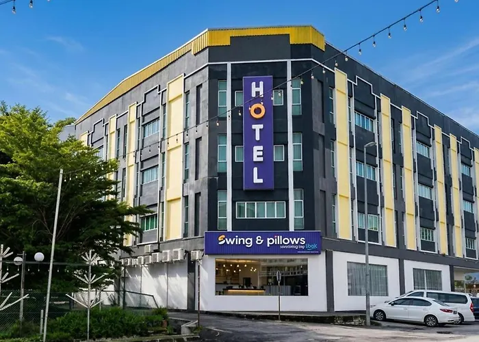 Swing & Pillows - Golden Roof Hotel Ampang, Ipoh