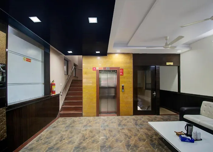 Hotel O Sanjay Palace Jaipur
