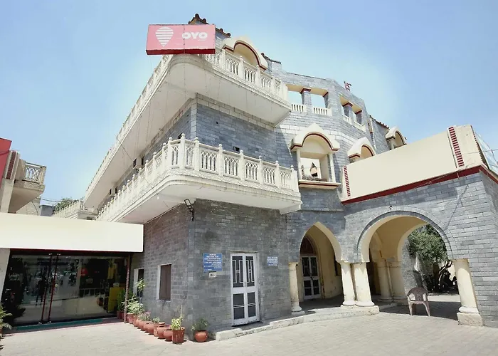 Hotel O Rajmahal Jalandhar