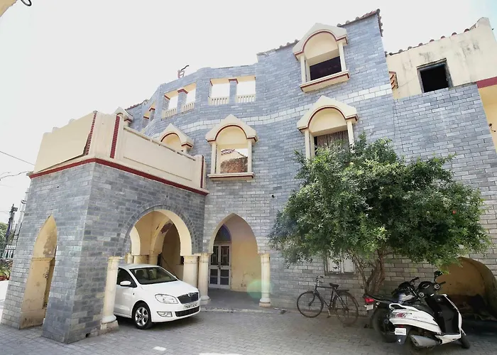 Hotel O Rajmahal Jalandhar